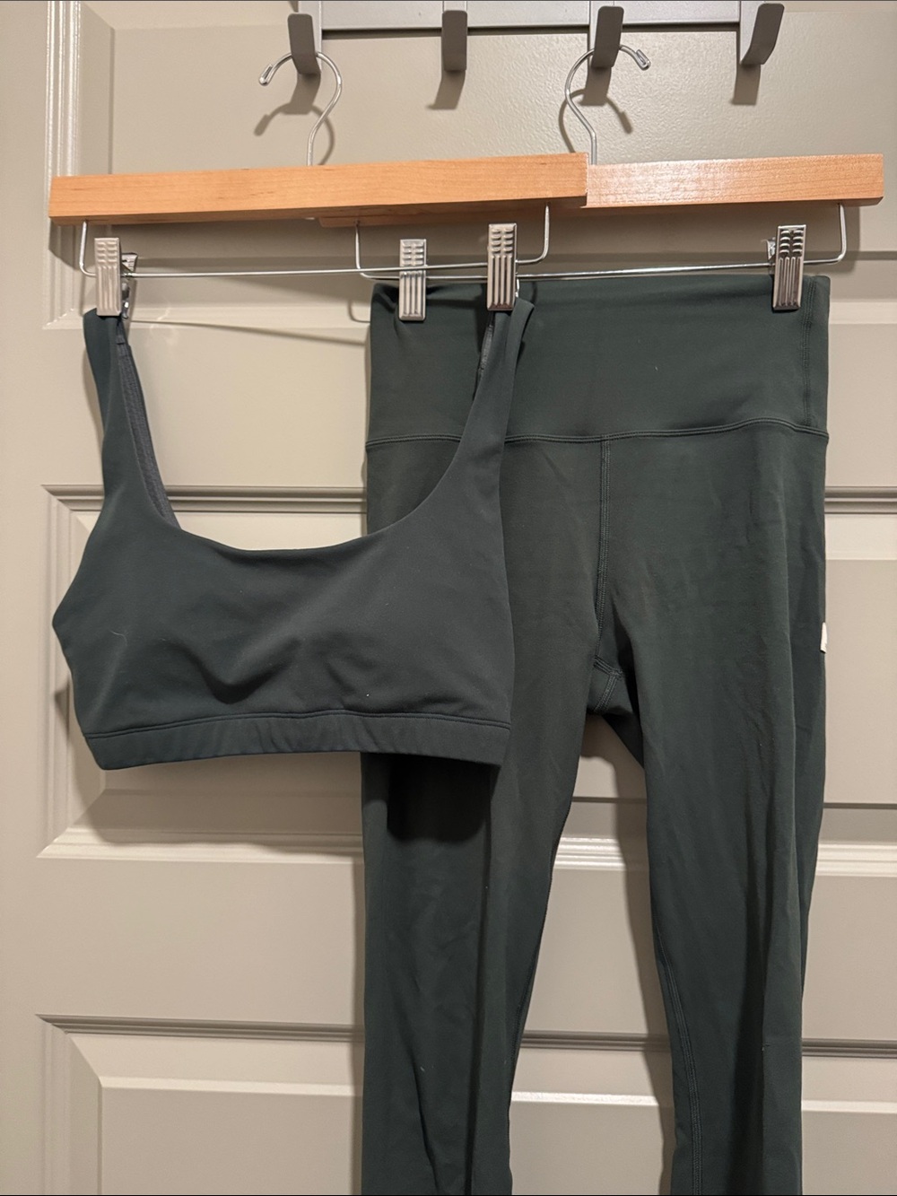Vuori XS Bliss Blend Green Leggings and Bra
